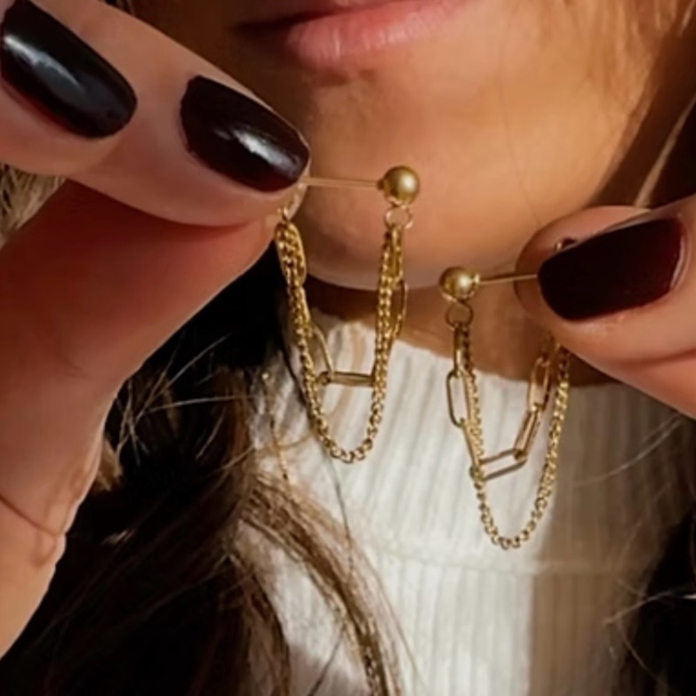 Elegant Gold Chain Drop Earrings